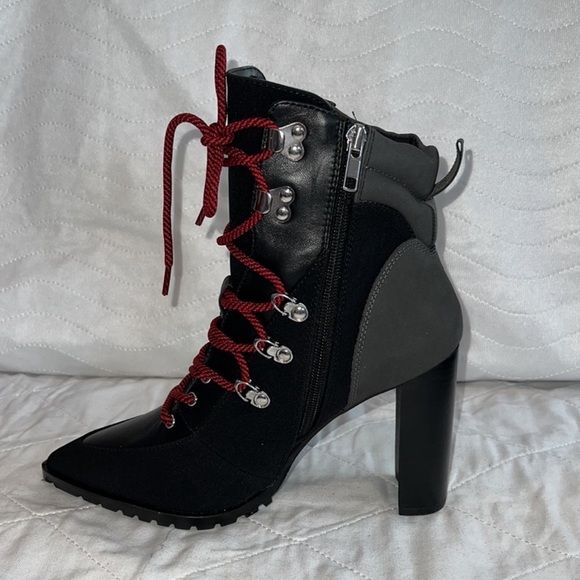 Steve Madden Lace Up Boots Size 8 NWT - Picture 9 of 11